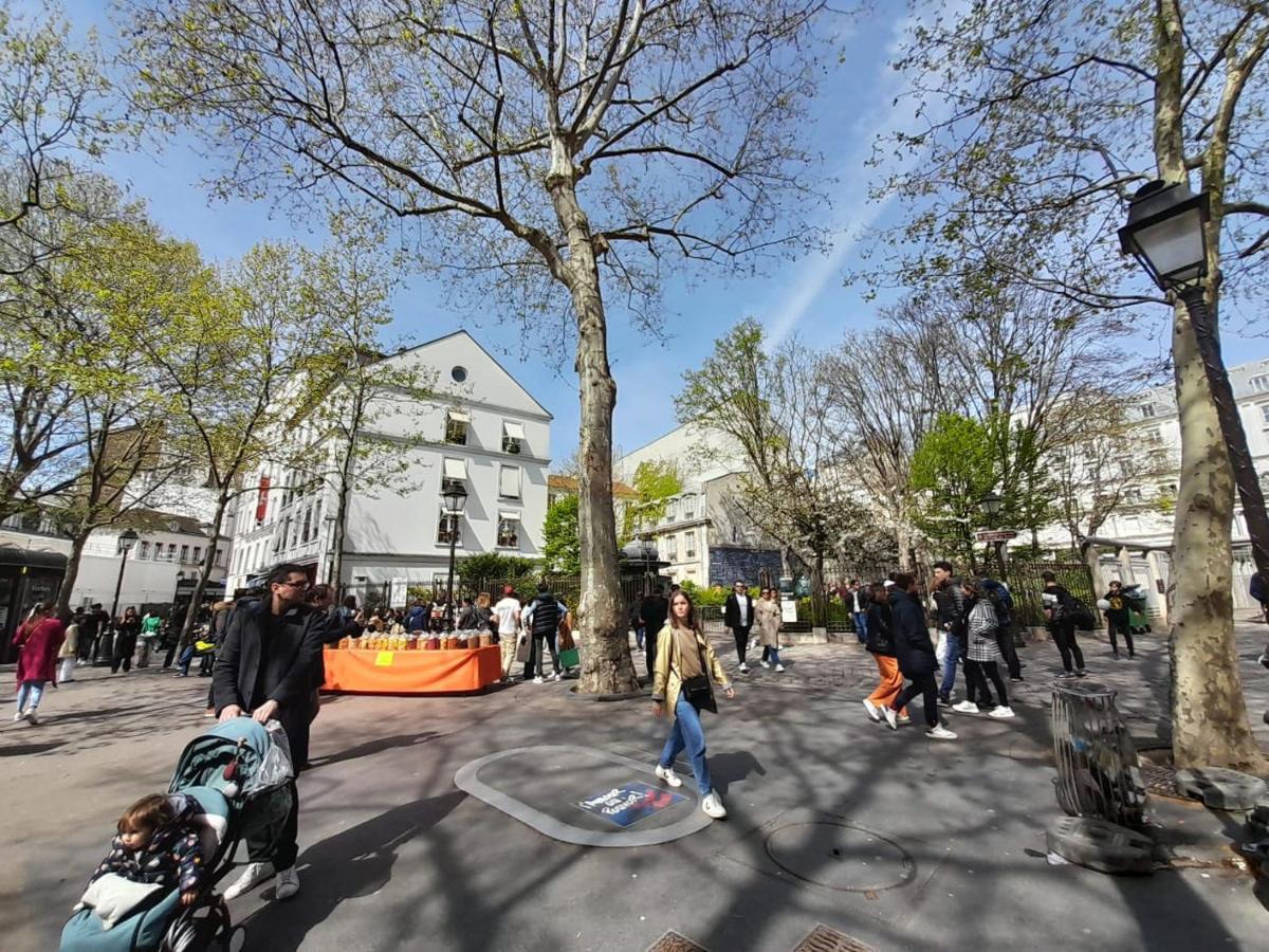 Studio équipé métro Abbesses à Montmartre Apartamento Paris Exterior foto